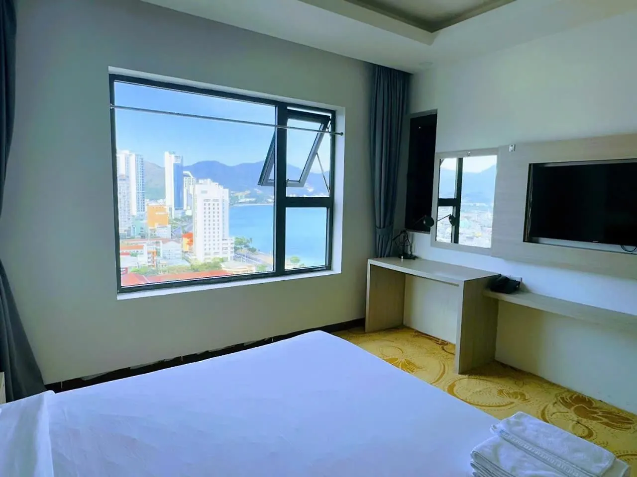 ****  Putin Hotel Nha Trang Vietnam