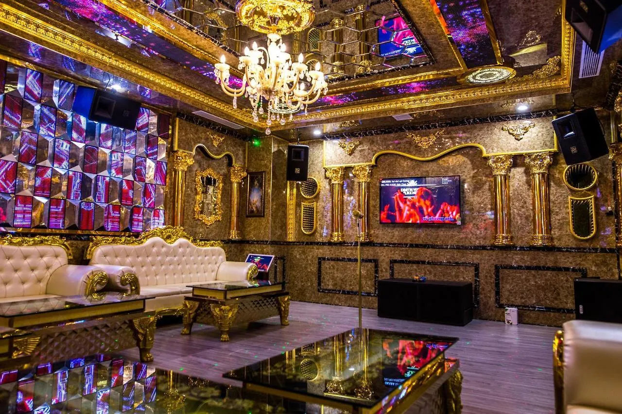 Putin Hotel Να Τρανγκ