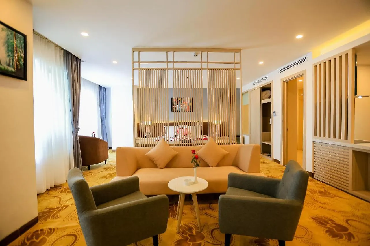 Putin Hotel Να Τρανγκ